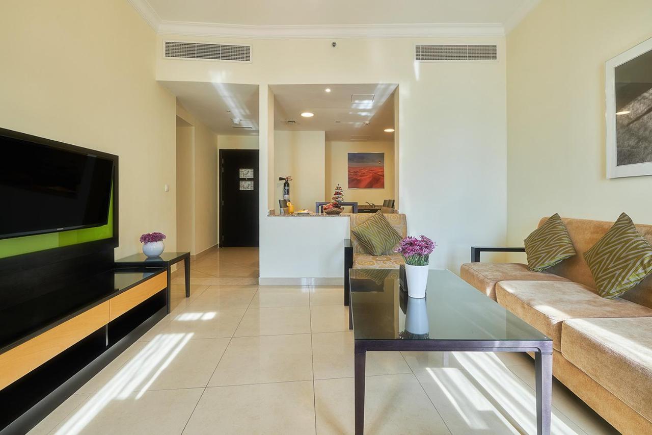 Bahi Ajman Palace Hotel Exterior foto Living room